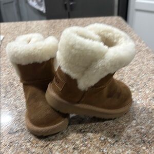 UGG Kids Boots in Tan and Cream